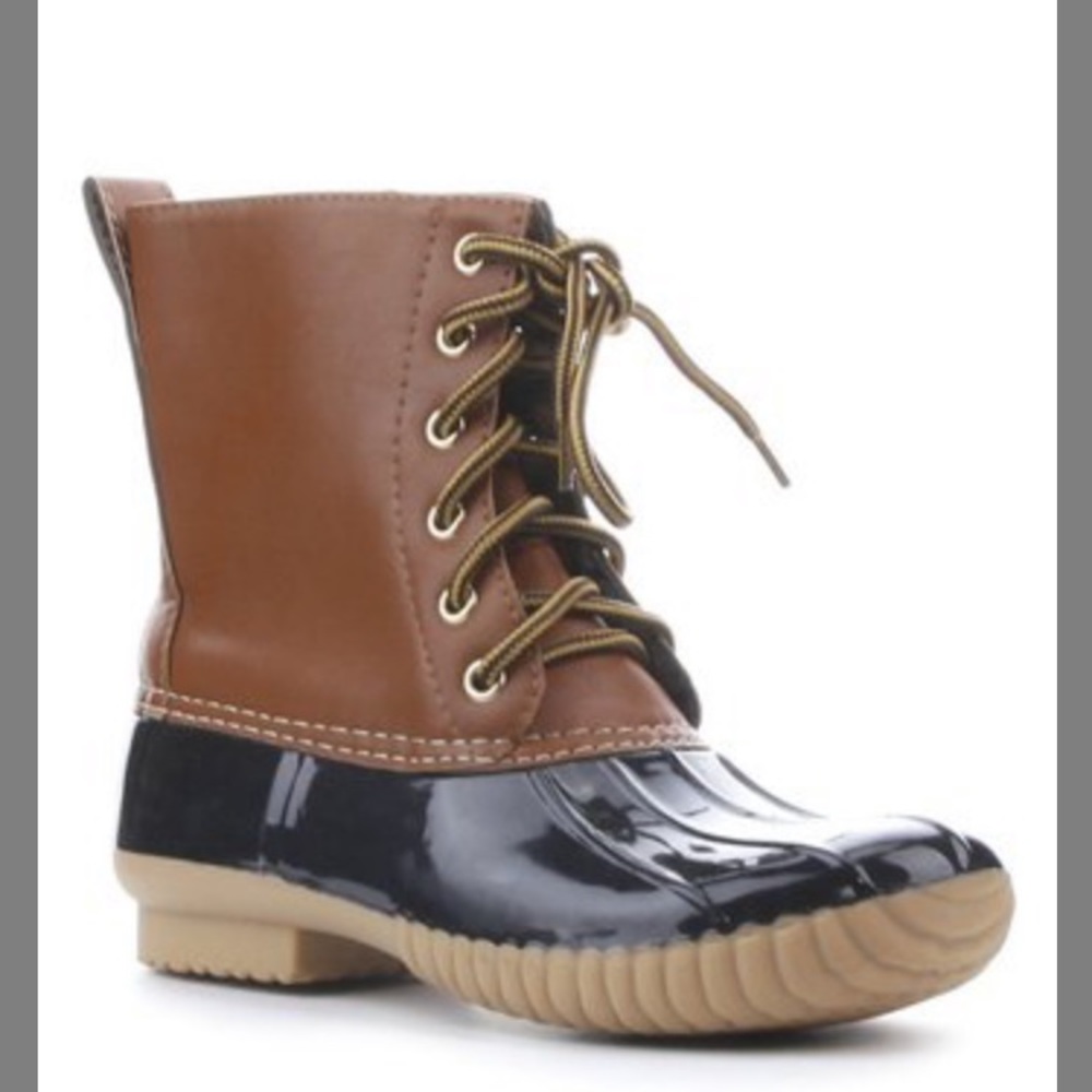 Duck boots size 6